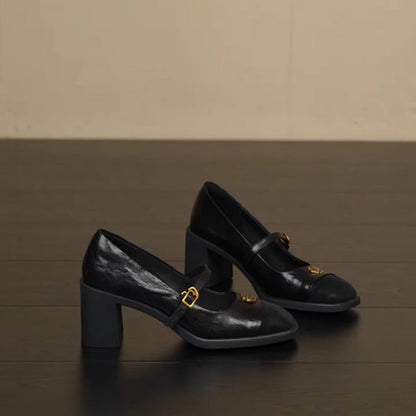 Elegante Damen Pumps mit Riemen Schwarz - BerlinGlamour