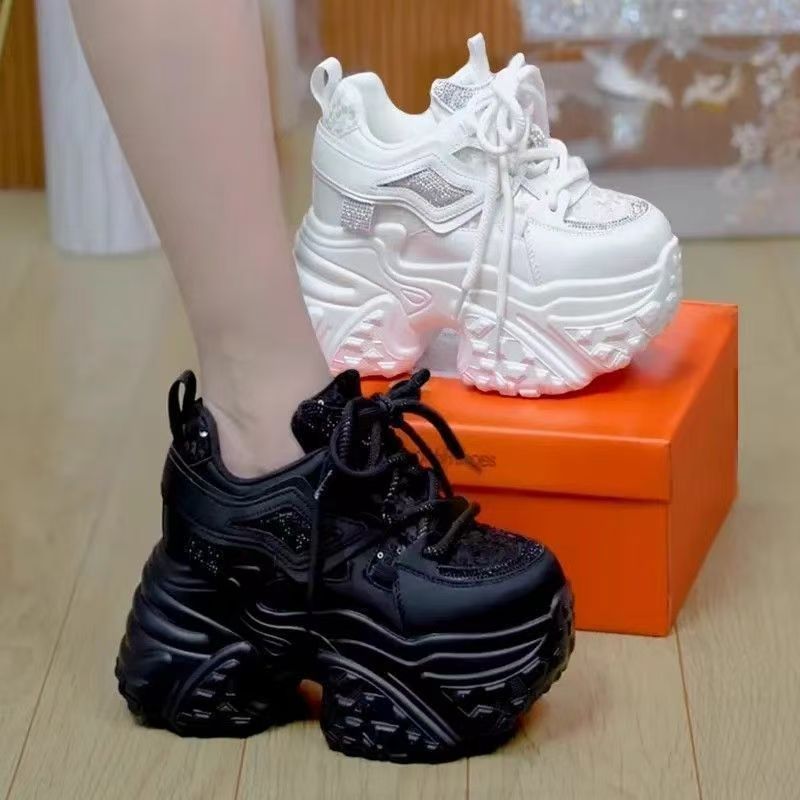 Damen Plateau Sneaker Glitzer schwarz mit stabilen Sohlen - BerlinGlamour
