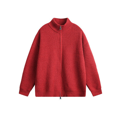 Moderner Herren-Großstrickjacke mit hoher Mode und durchgeherndem Reißverschluss Berlin-Glamour