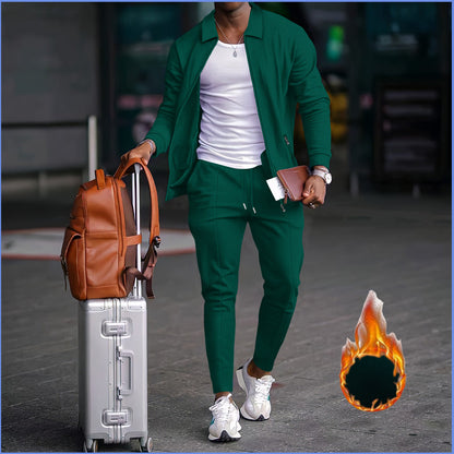Für eine Online-Shop-Beschreibung könnte man sagen: Moderne Reisedecknjacke mit funktionalen Taschen und elastischem Bund, perfekt für den modischen Reisenden. 

Oder man könnte auch