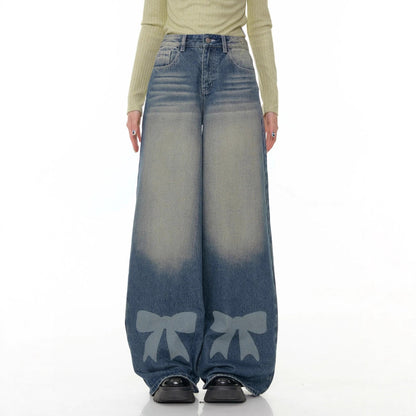 Weite Damen Jeans mit Dekoration und Schleifen details