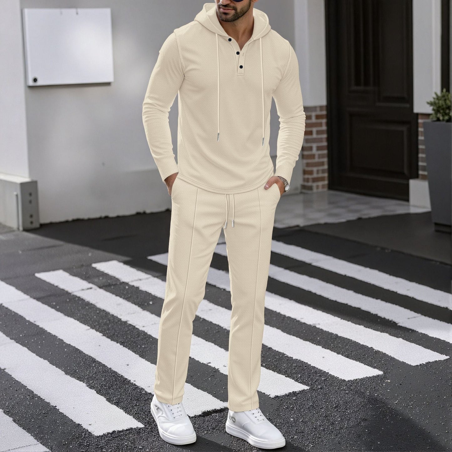 Für den Online-Shop Herren Sportliches Zweiteiler Set benötigen wir einen Titel, der die Kunden anspricht und zum Kauf anregt. Ein möglicher Titel könnte sein: Aktivitätsport