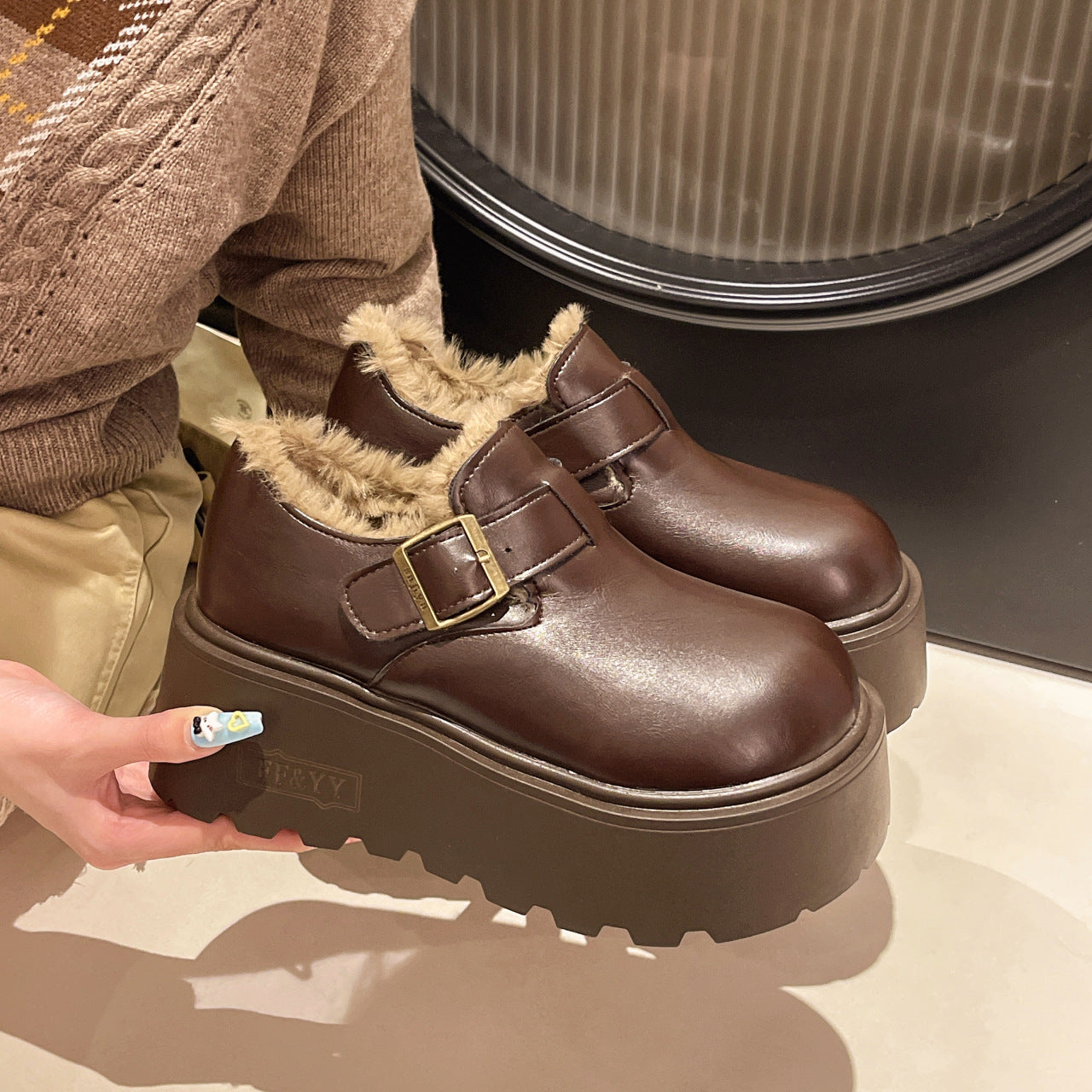 Damen Clogs Plattform mit Weichem Innenfutter und Stylischem Riemen