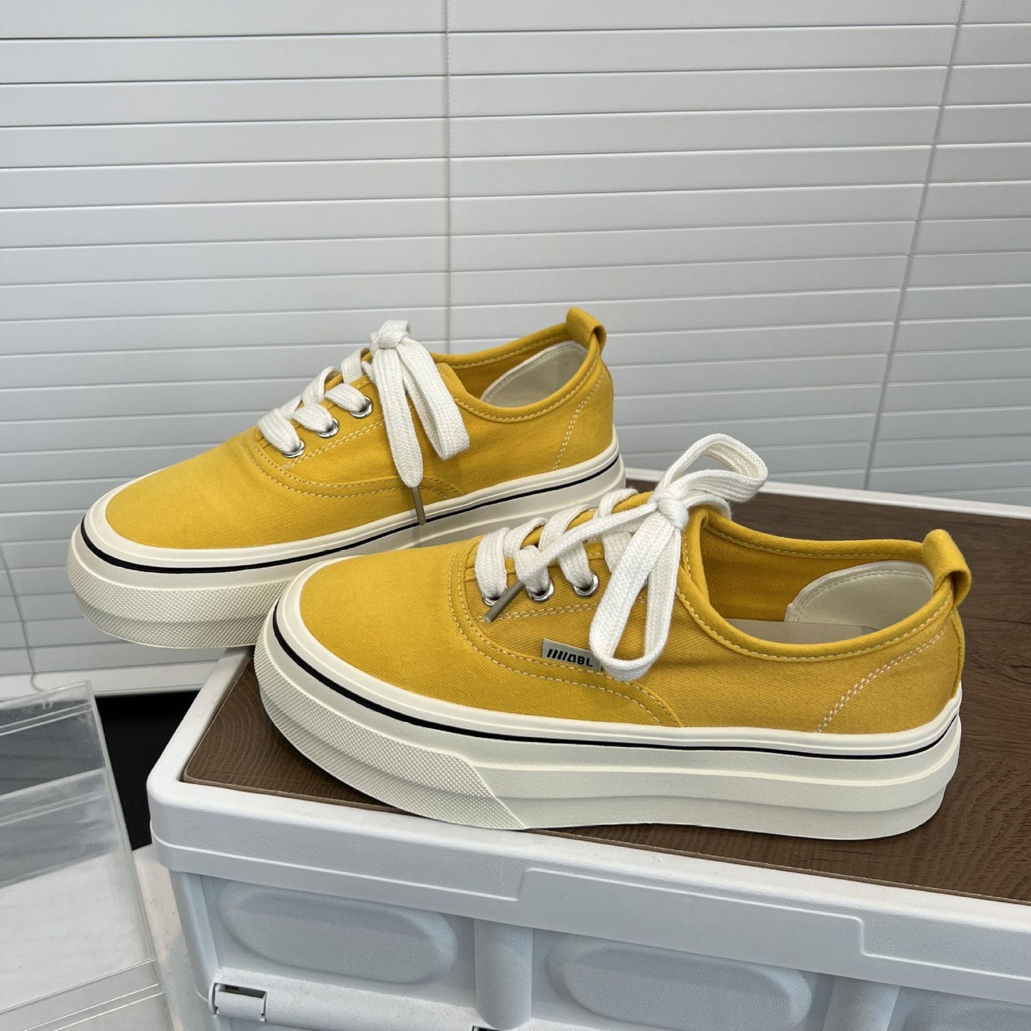 Damen Sneaker Komfortabel Stabiler Gummisohle Sportlich - BerlinGlamour