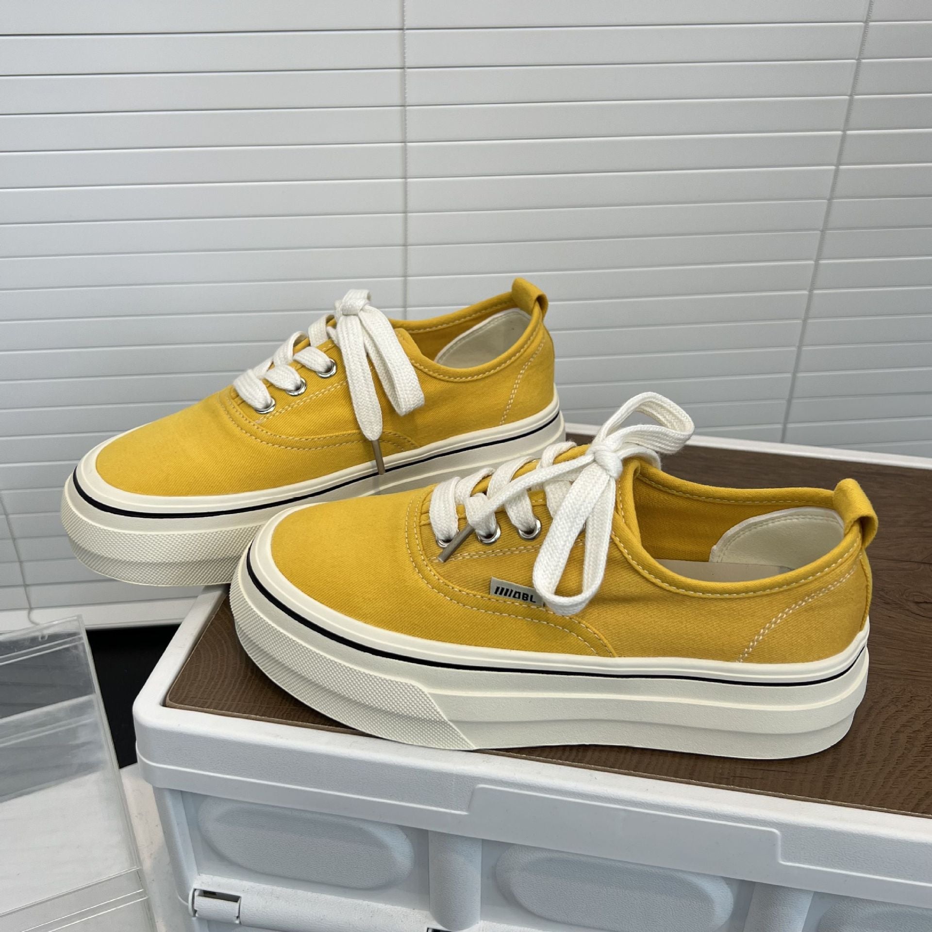 Damen Sneaker Komfortabel Stabiler Gummisohle Sportlich - BerlinGlamour