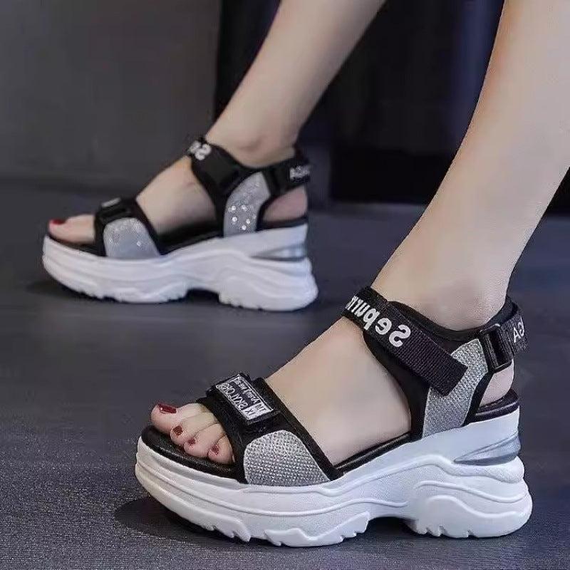 Damen Plateau-Sandalen Sportlich mit verstellbaren Riemen - BerlinGlamour
