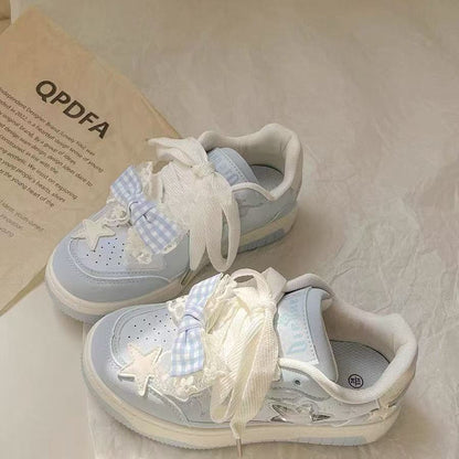 Damen Sneaker Sportlich Verspielt mit Schleifen Details - BerlinGlamour