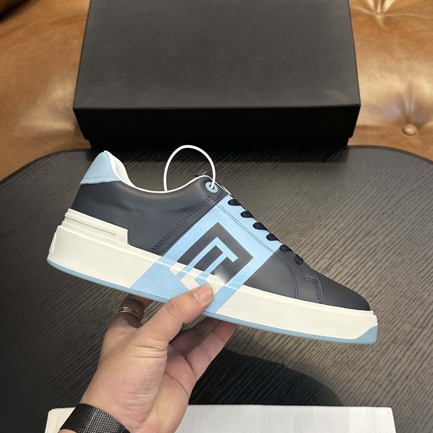 Damen Sneaker Elegantes Design Robust