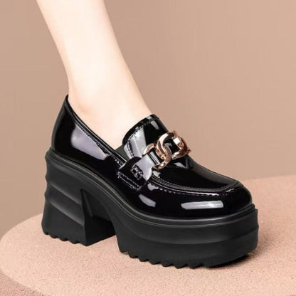 Damen Mules Schuhe Glänzend mit Ketten-DETAIL