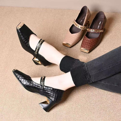 Damen Pumps Elegante Mary Jane Schuhe mit Metall Detail - BerlinGlamour