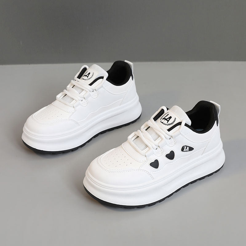 Damen Sneaker mit Herz-Applikationen und Weicher Laufsohle
