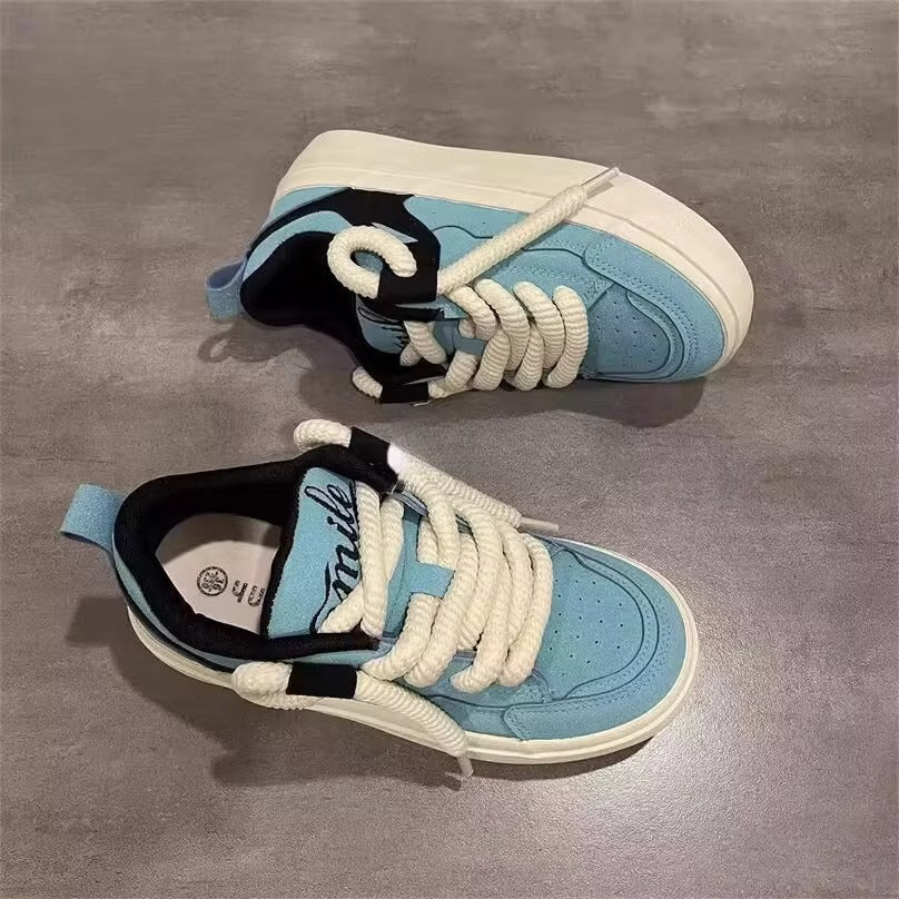 Damen Sneaker Bequem Gepolstert Schnürsystem - BerlinGlamour