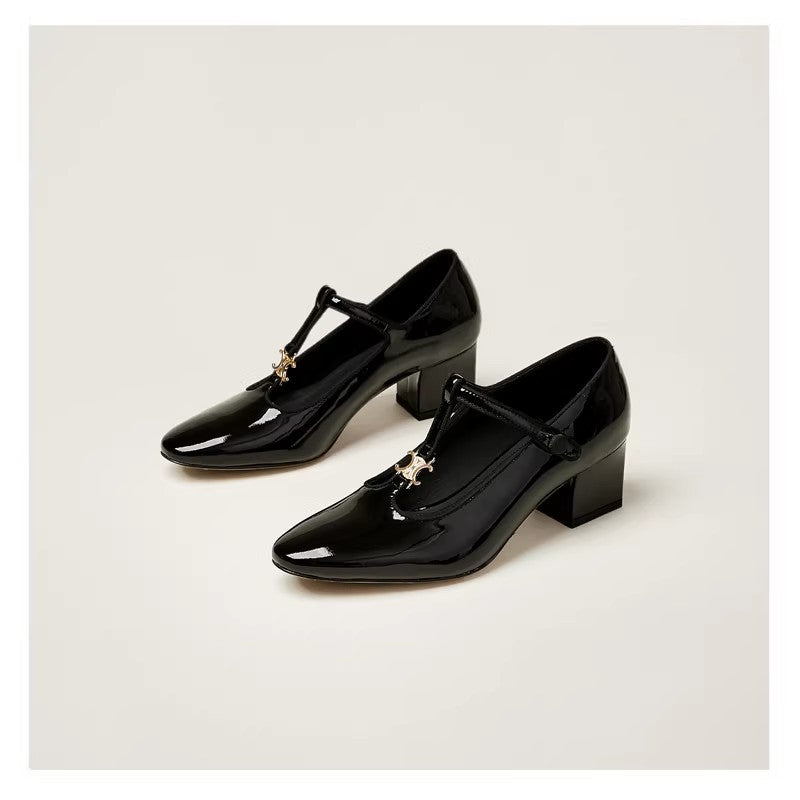 Elegante Damen Pumps mit T-Riemen Hochglanz - BerlinGlamour