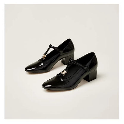Elegante Damen Pumps mit T-Riemen Hochglanz - BerlinGlamour