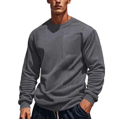 Ein moderner Sweatshirt mit Struktur und Brusttasche.