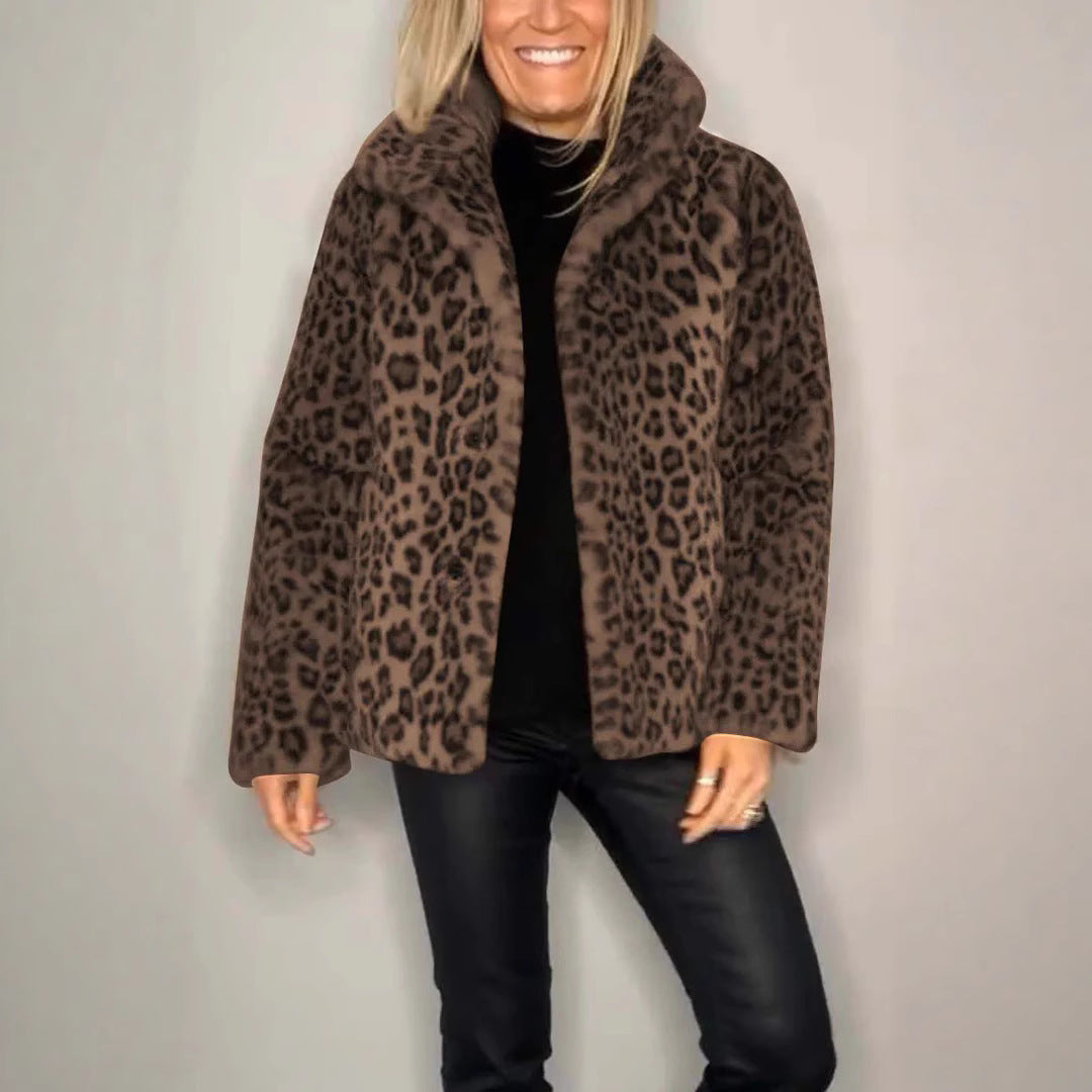 Großer Faux-Fur-Mantel Tierdruck Übergröße Offen - BerlinGlamour