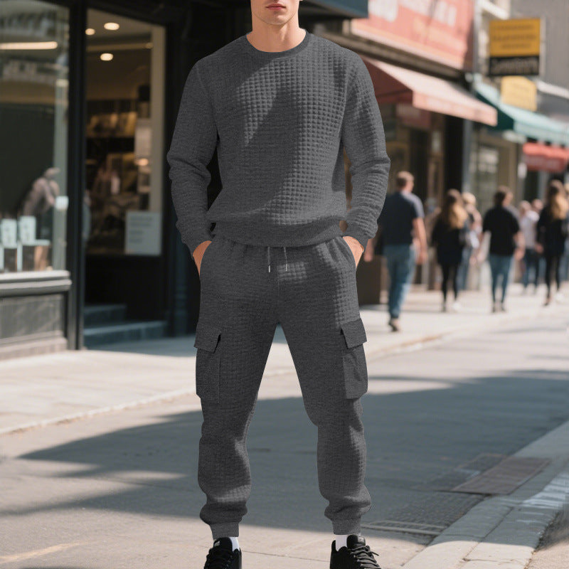 BerlinGlamour Sweatshirt und Cargohose Set - das ist der perfekte Begleiter für deinen nächsten Städttrip. Der lässige Sweatshirt ist aus hochwertigem Material gefertigt und bietet optimal