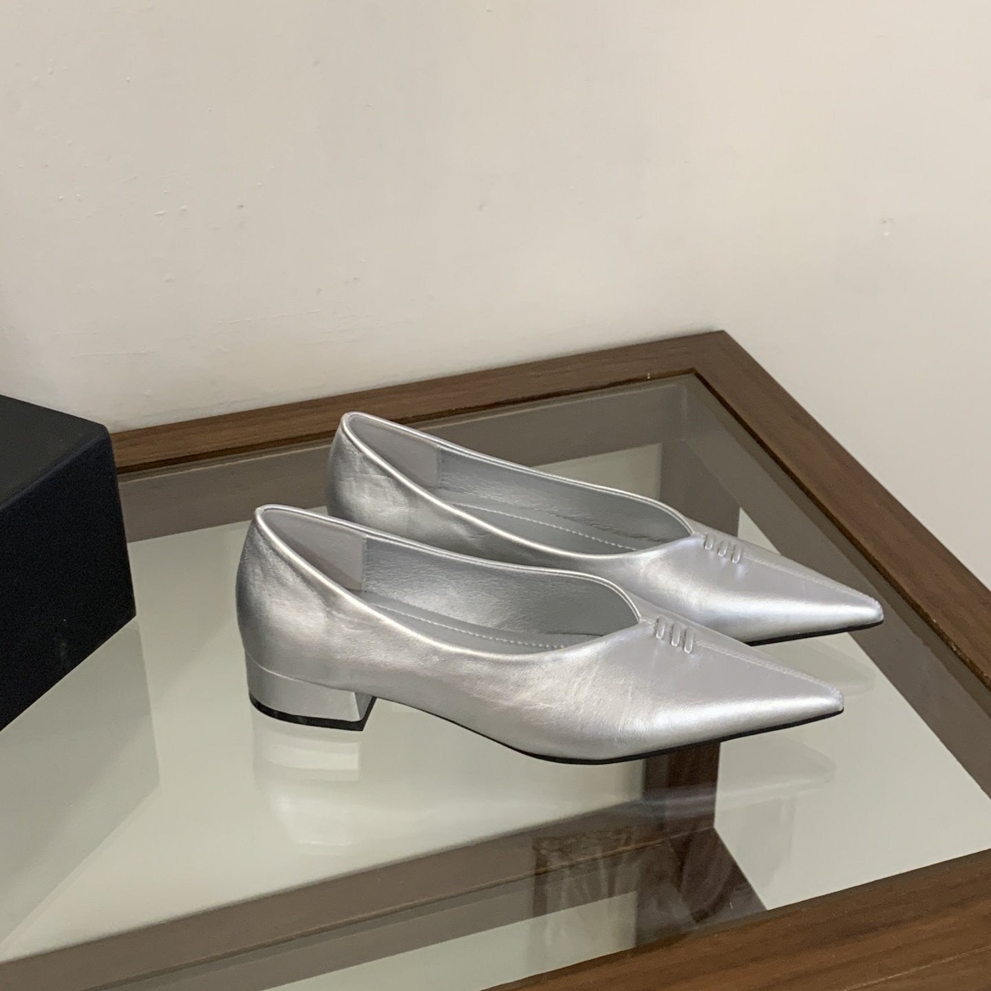 Elegante Damen Ballerinas Spitze Metall Detail