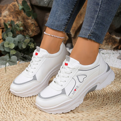 Damen Sneaker Sportlich Herz Applikation Trendy - BerlinGlamour