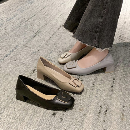 Damen Pumps Komfortabel Schnallen Detail Stilvoll