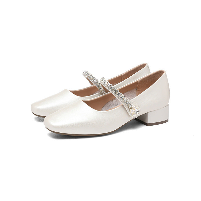 Damen Pumps Elegant mit Riemen und Schmuck Details