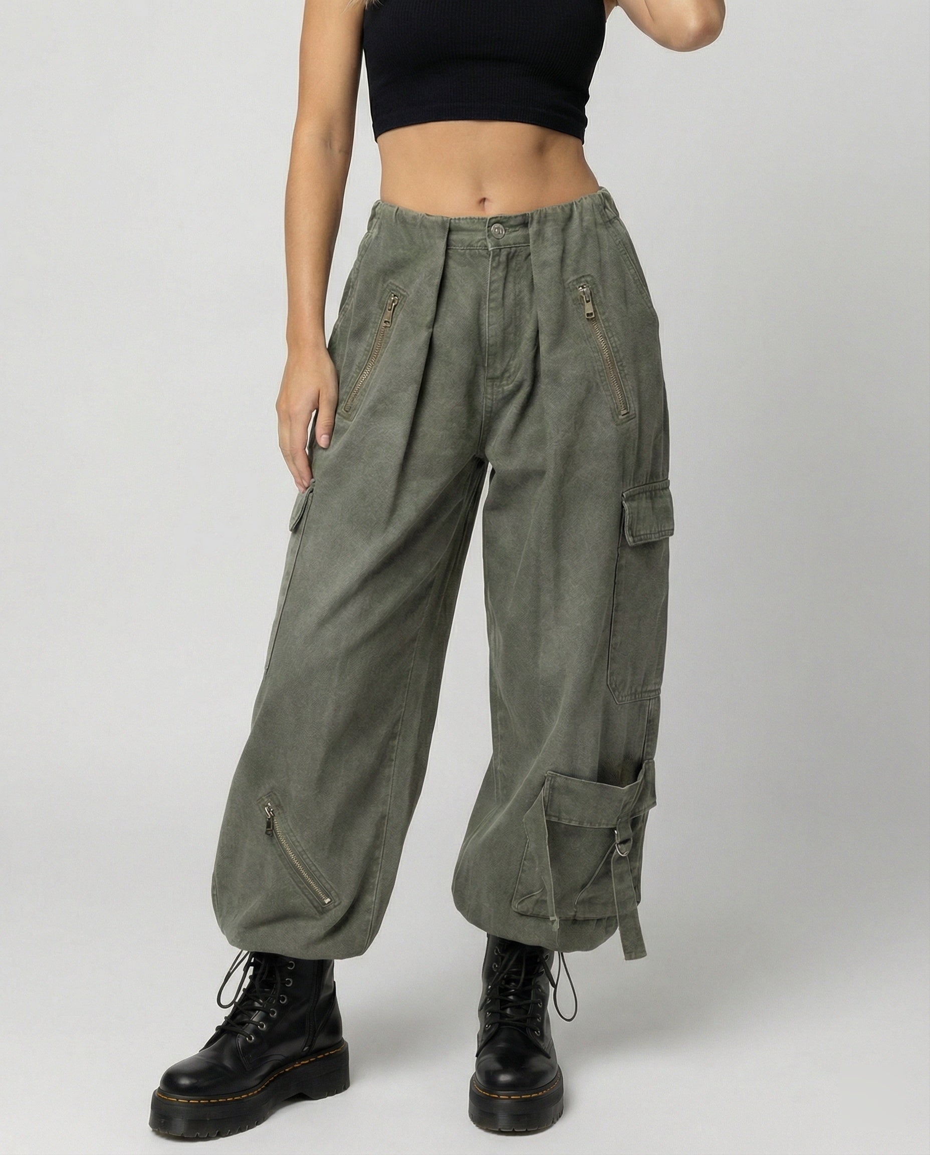 Damen Cargo-Hose Extrabreit mit Reißverschlusstaschen und verstellbaren Bändern - BerlinGlamour