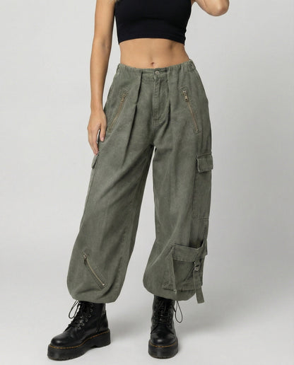 Damen Cargo-Hose Extrabreit mit Reißverschlusstaschen und verstellbaren Bändern - BerlinGlamour