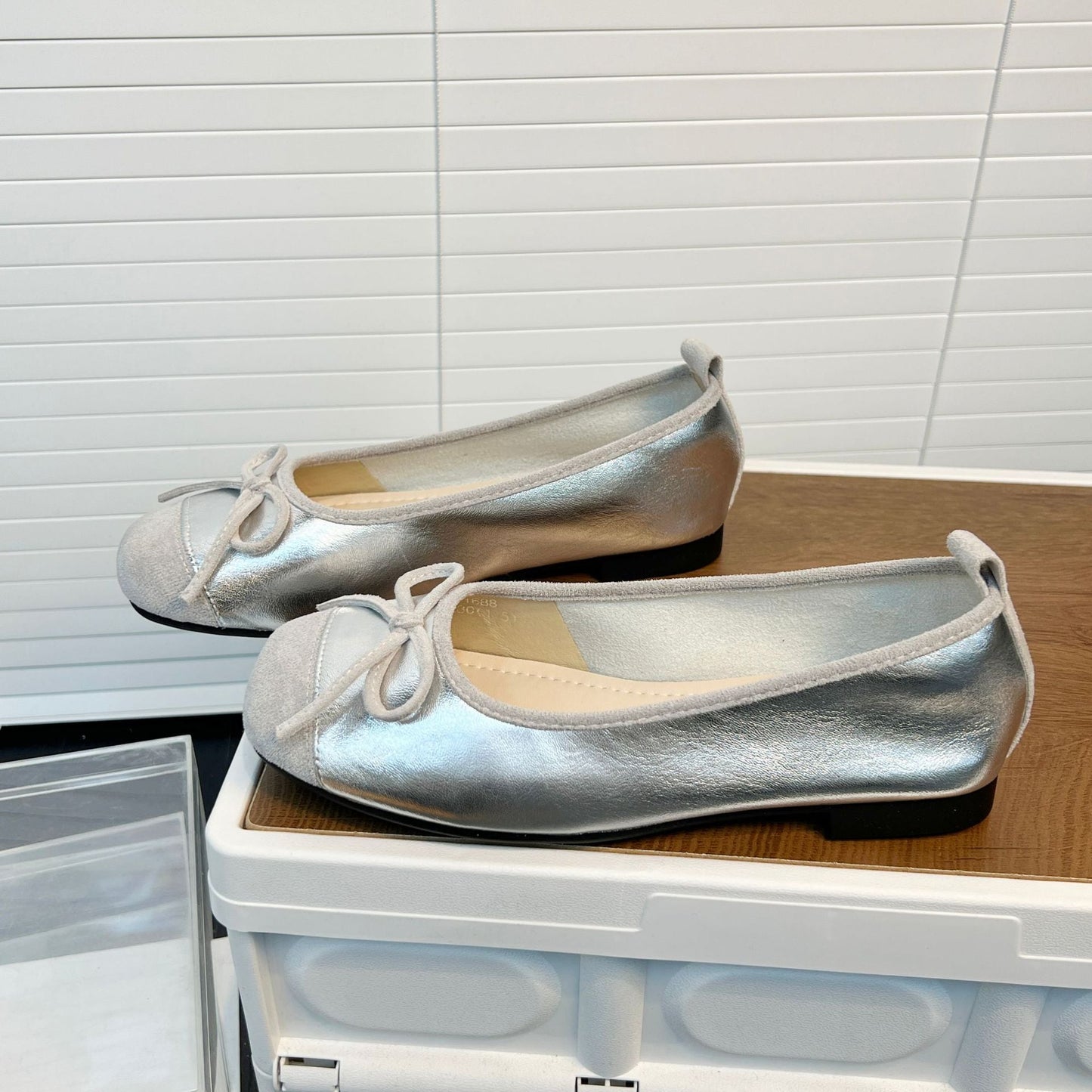Damen Ballerinas Metallic Glanz Schleife Elegant - BerlinGlamour