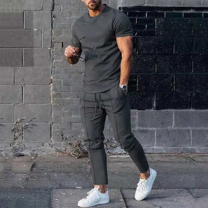 Herren Sport Set: Lässiges T-Shirt und Jogginghose Modern