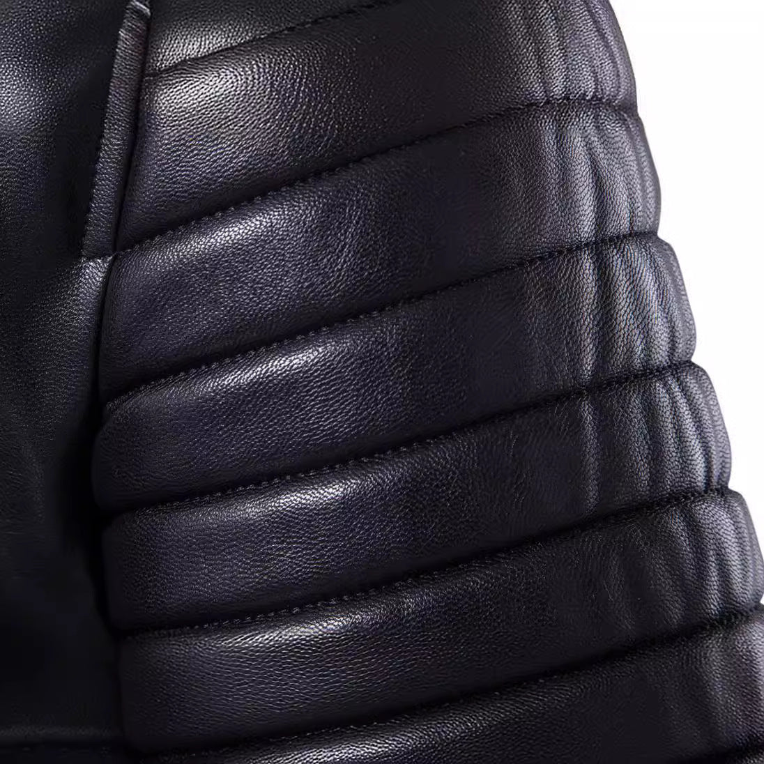 Leder Bikerjacke Herren Schwarz mit Steppdetails Modern