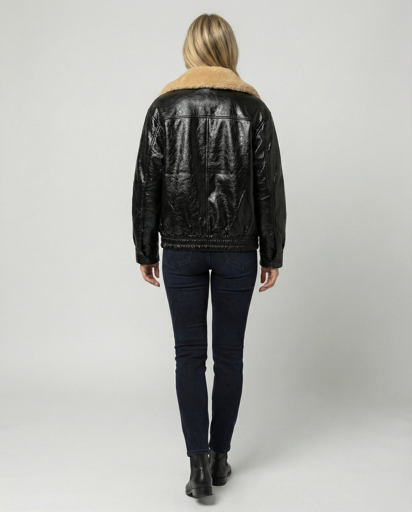 Damen Kunstleder-Bomberjacke Glänzend Teddykragen Modern