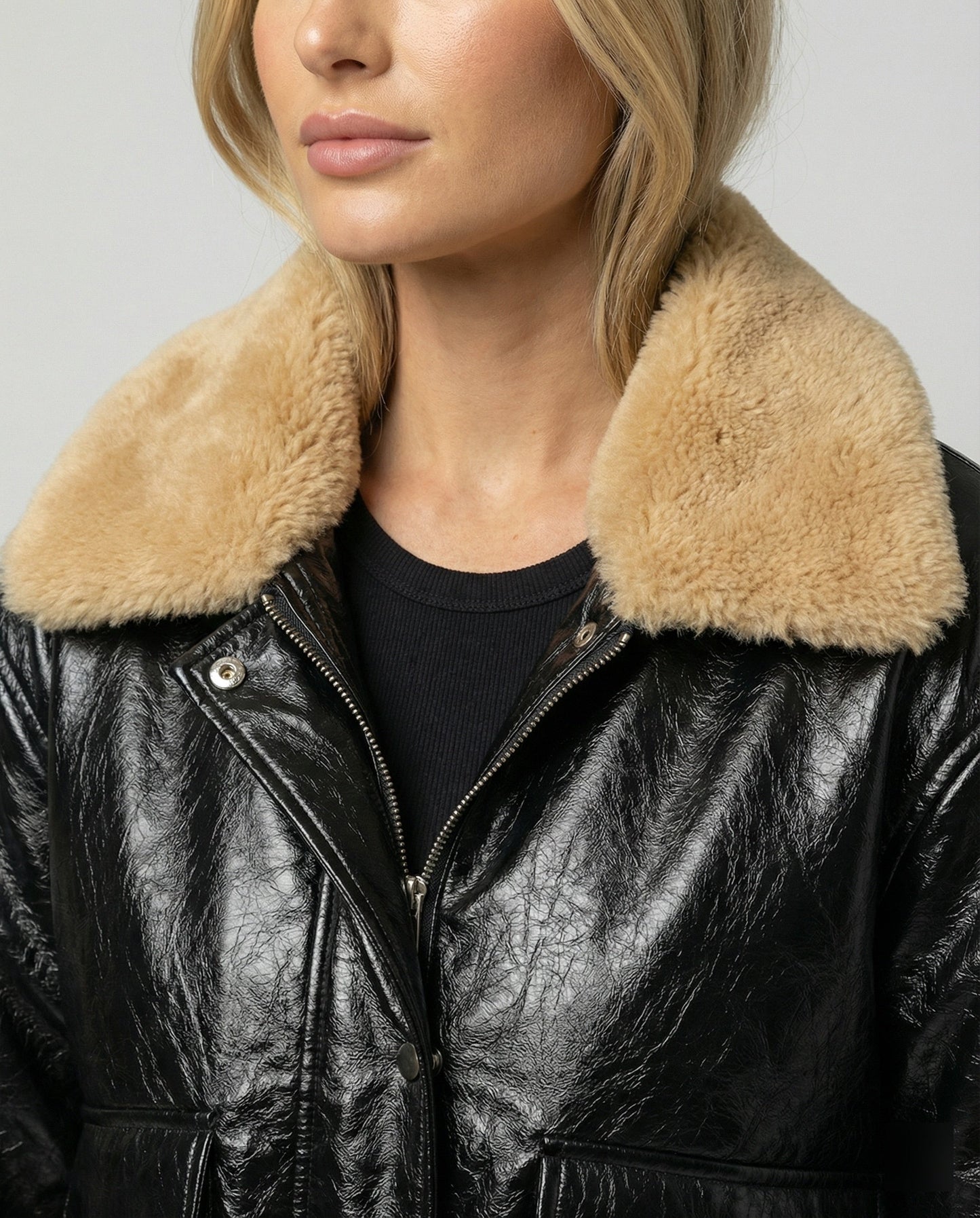 Damen Kunstleder-Bomberjacke Glänzend Teddykragen Modern