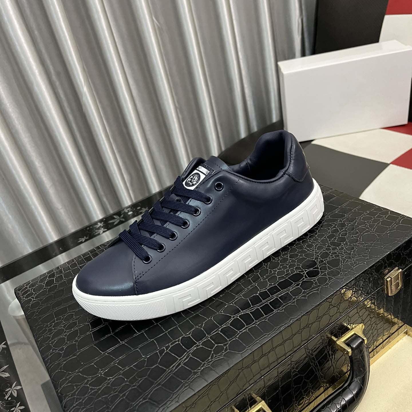 Damen Sneaker Modern Sportlich Mit Markenlogo
