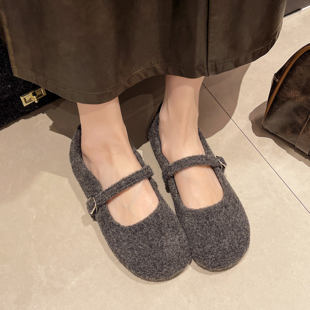 Damen Filzschuhe Bequem Elegant Riemchen Schwarz