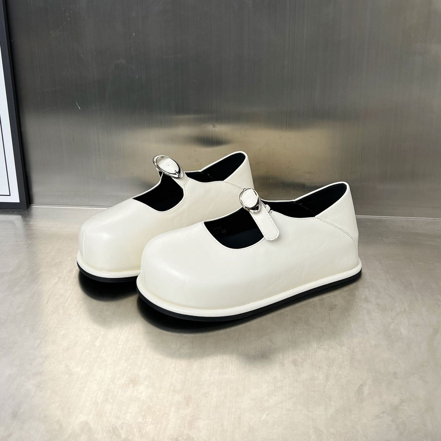 Damen Clogs Bequem mit Riemen Robust Komfort Schuhe - BerlinGlamour