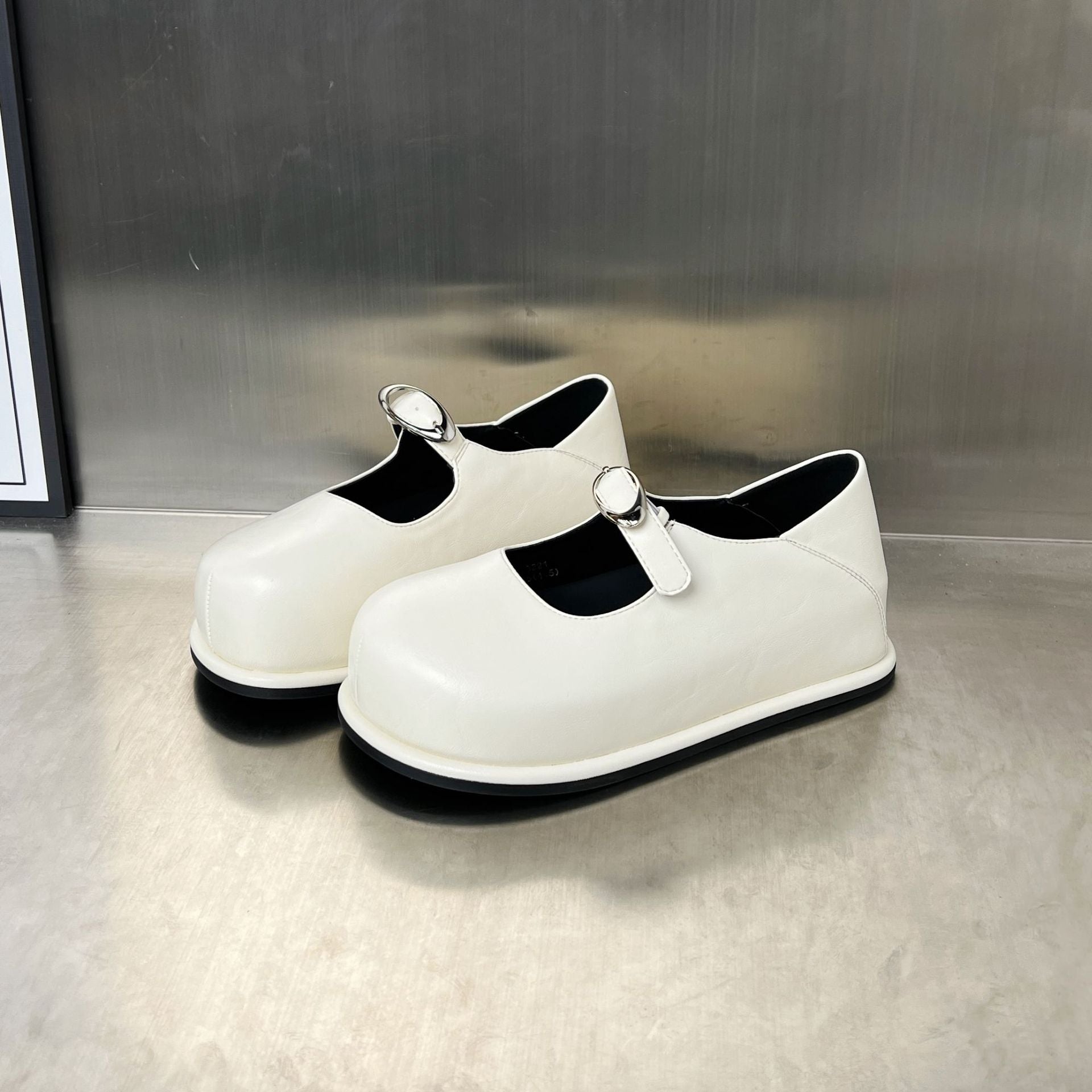 Damen Clogs Bequem mit Riemen Robust Komfort Schuhe - BerlinGlamour