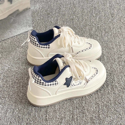 Damen Sneaker Sportlich Sterne Applikation - BerlinGlamour