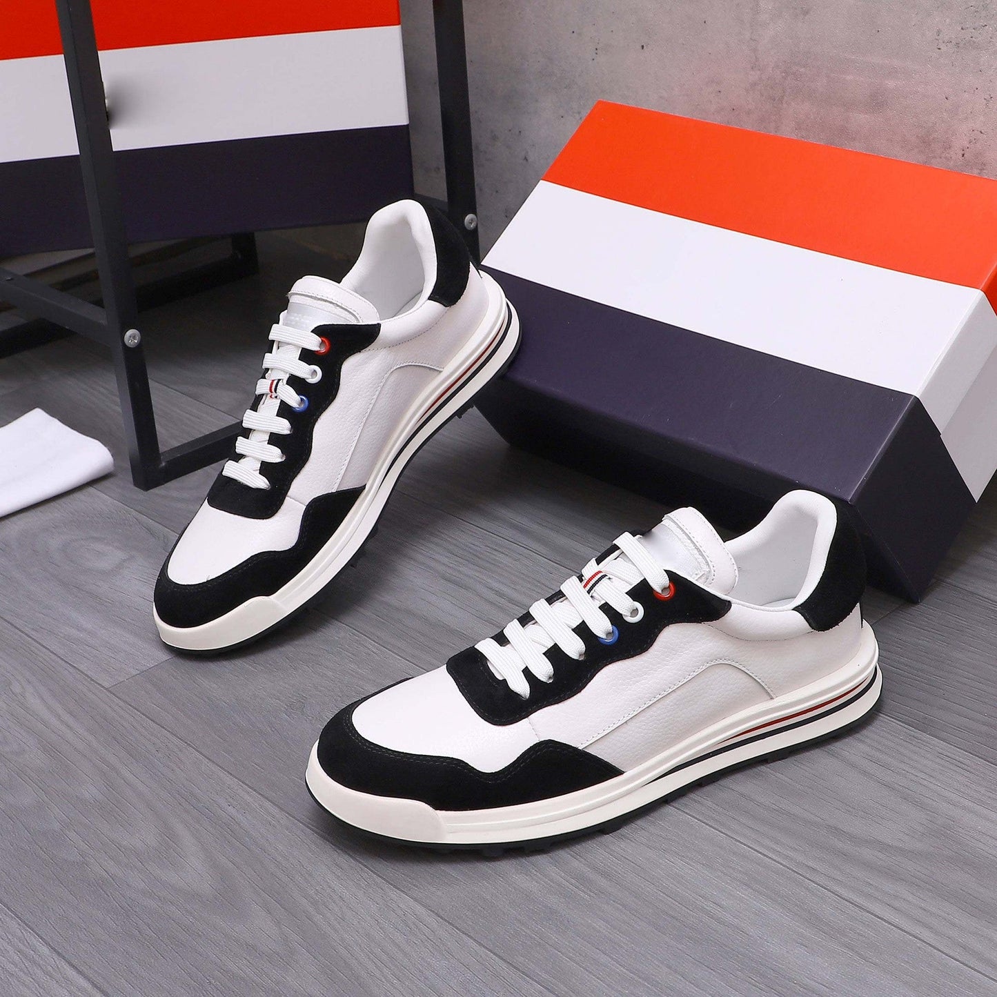 Damen Sneaker Leder Sportlich Mit Kontrasten - BerlinGlamour