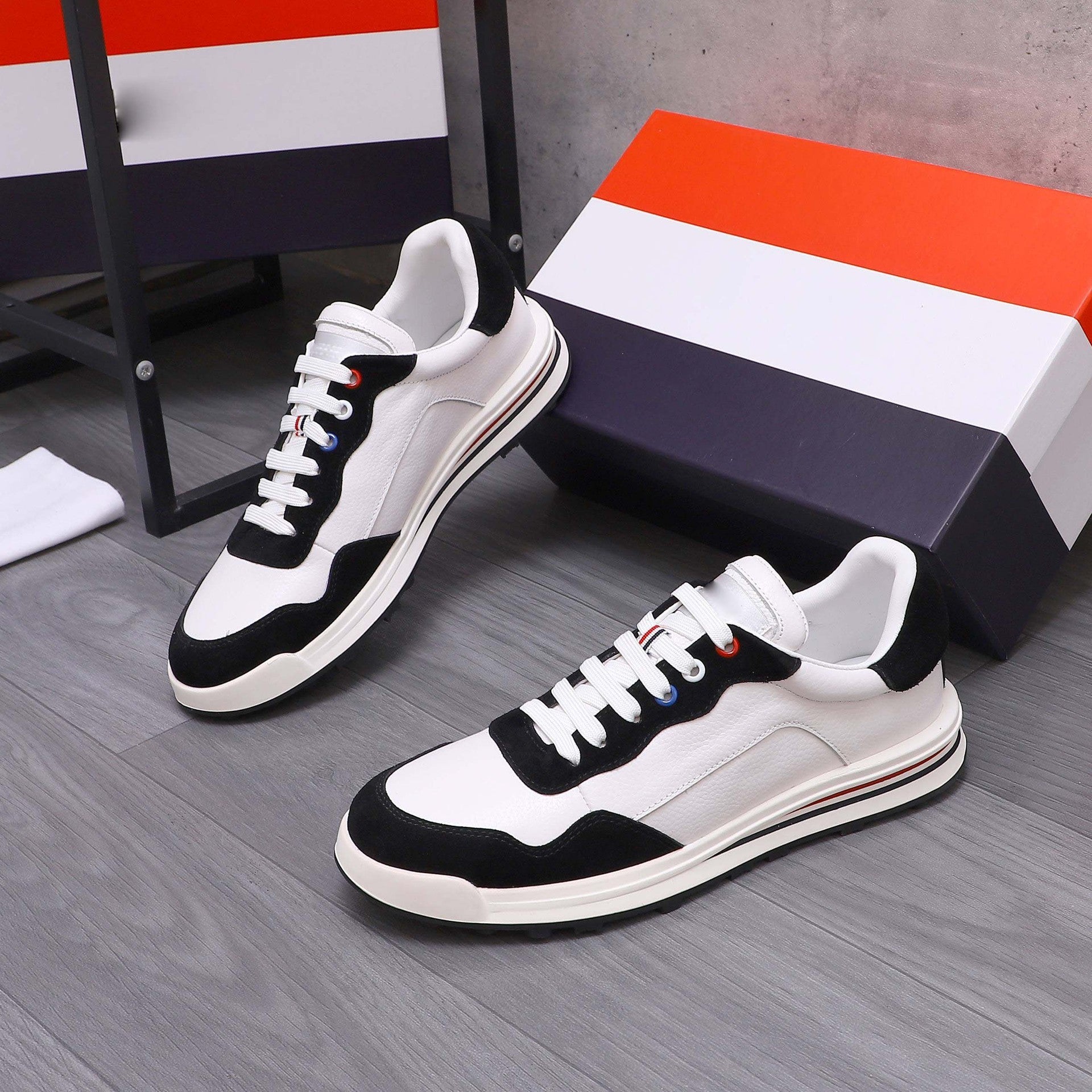 Damen Sneaker Leder Sportlich Mit Kontrasten - BerlinGlamour