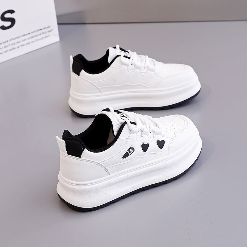 Damen Sneaker Sportlich Herz Akzenten Kompakt