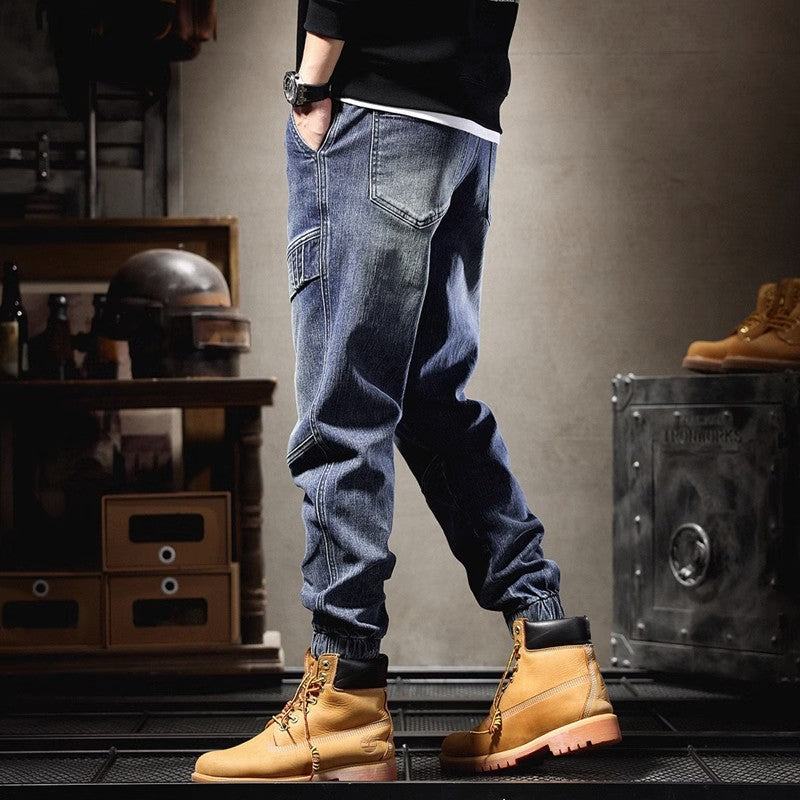 Herren Cargo-Jeans im urbanen Design mit multifunktionalen Taschen und elastischem Bund Berlin-Glamour.