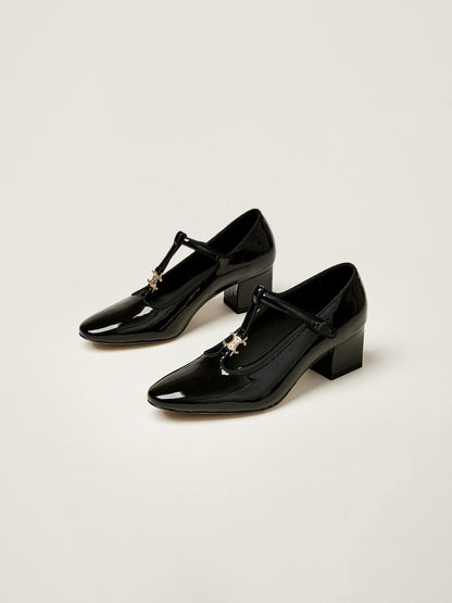 Elegante Damen Pumps mit T-Riemen Hochglanz