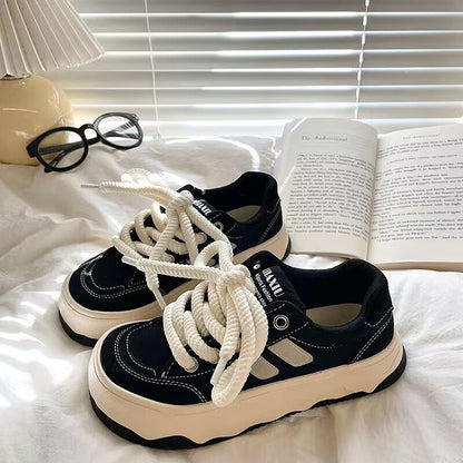 Damen Sneaker Chunky Weite Passform Schnürsenkel Modisch - BerlinGlamour