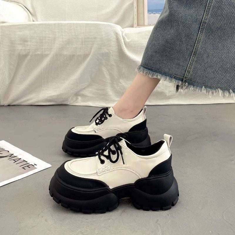 Damen Sneaker Sportlich Plateau Lack Schuhe Modern