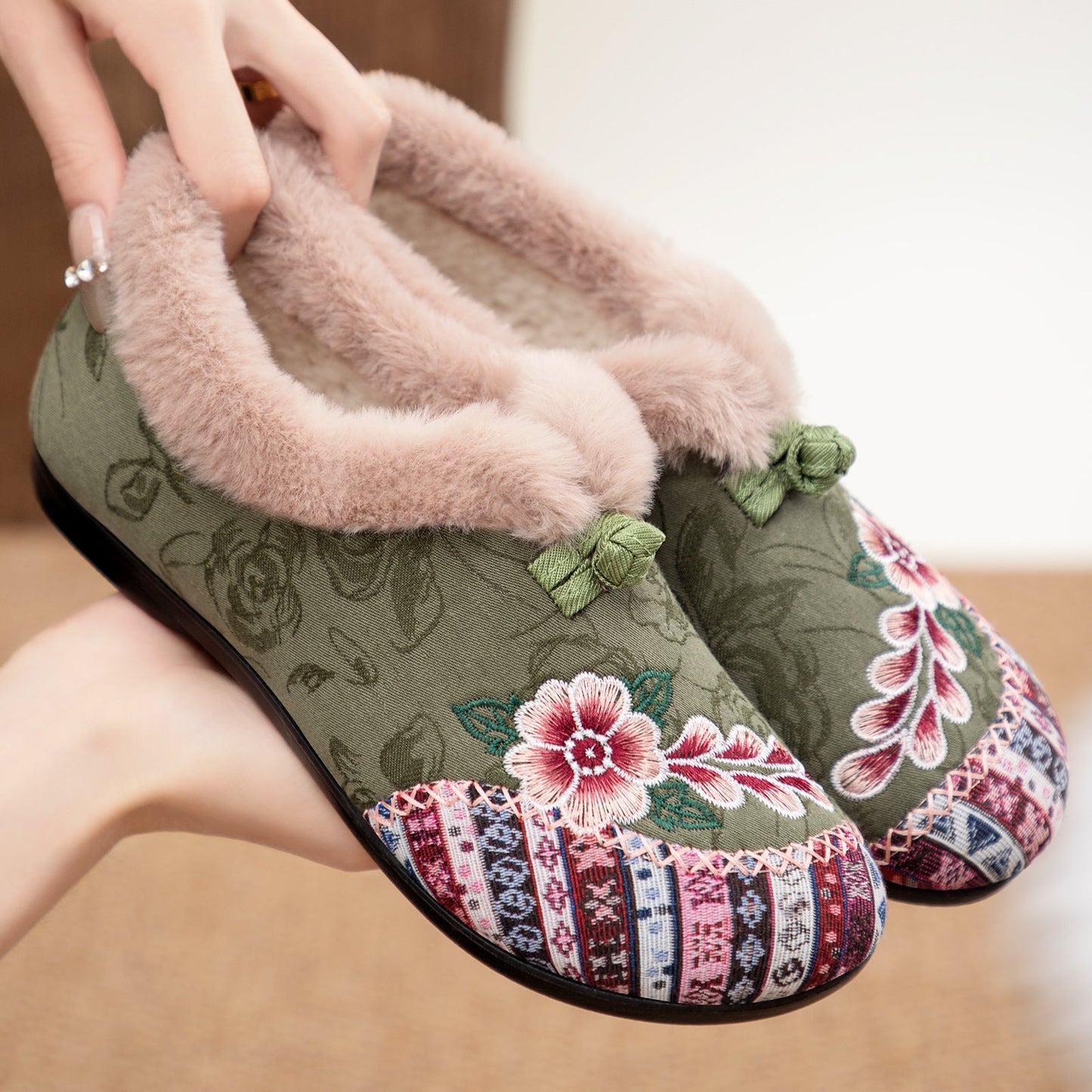 Damen Hausschuhe Plüsch Warm mit Blumenmuster