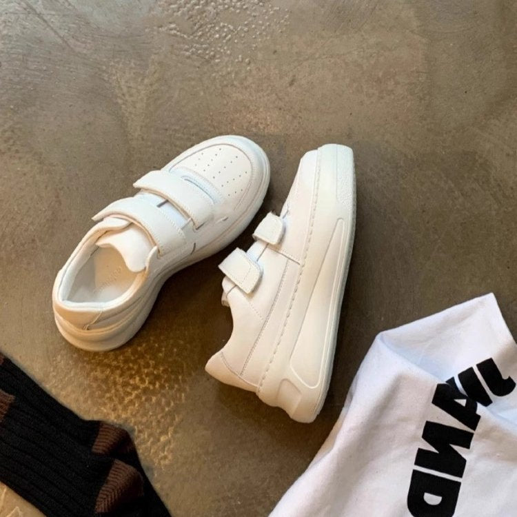 Damen Sneaker Bequem Gepolstert Klettverschluss Schwarz - BerlinGlamour