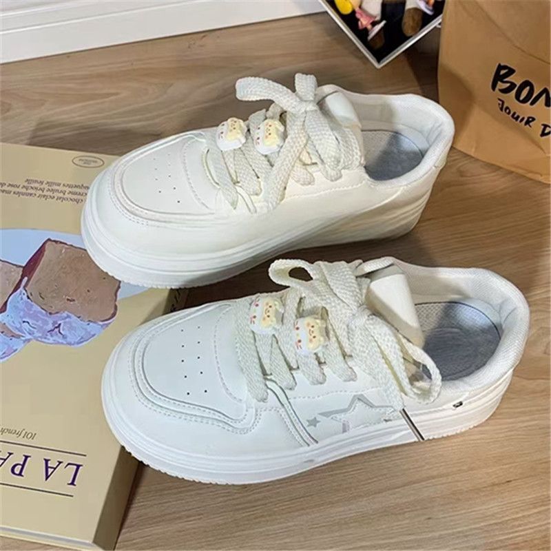 Damen Sneaker Sportlich mit Nieten und Applikationen