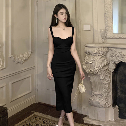 BerlinGlamour figurbetontes Trägerkleid mit tiefem Rückenausschnitt