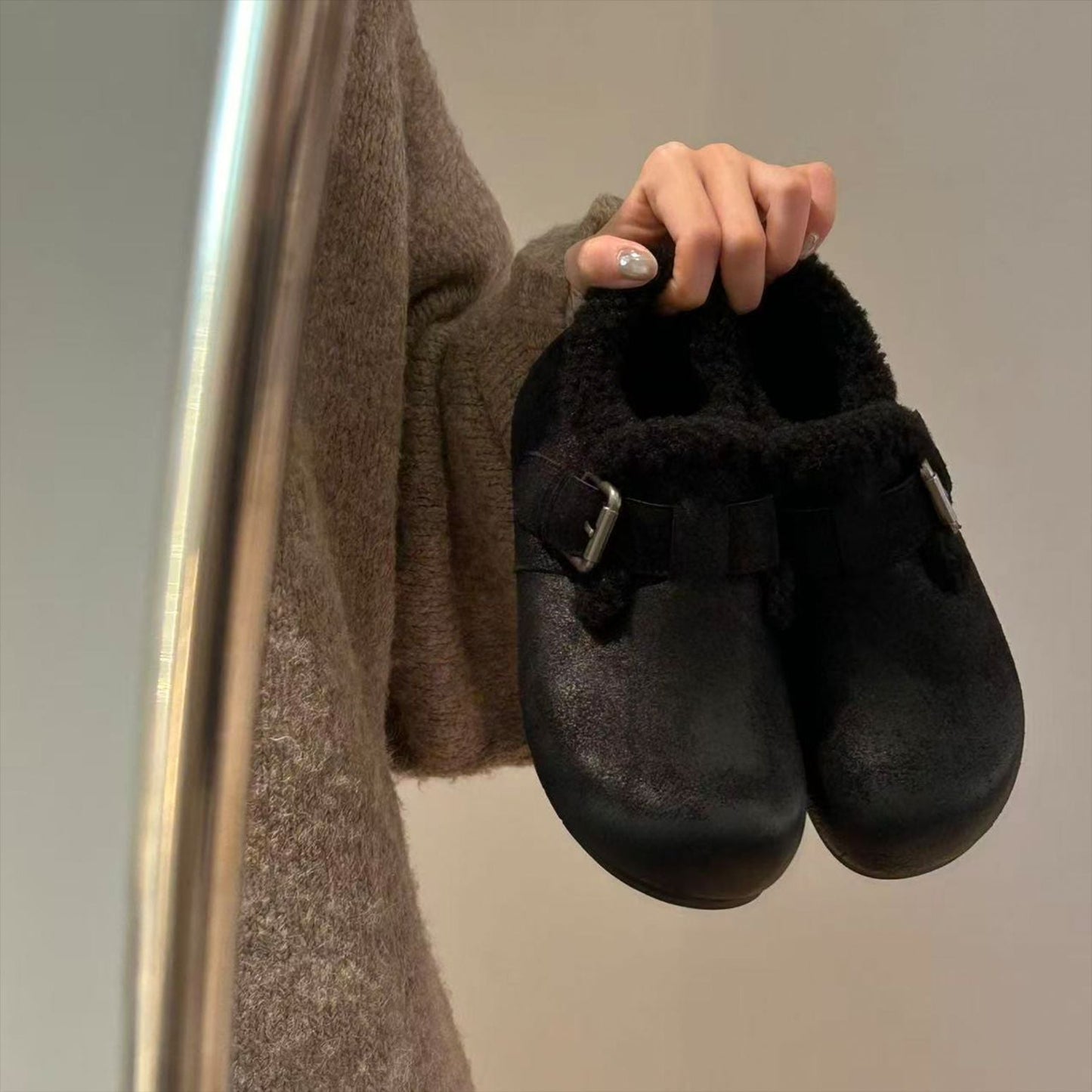 Damen Clogs Weich Kunstfell Schnallen Design Bequem