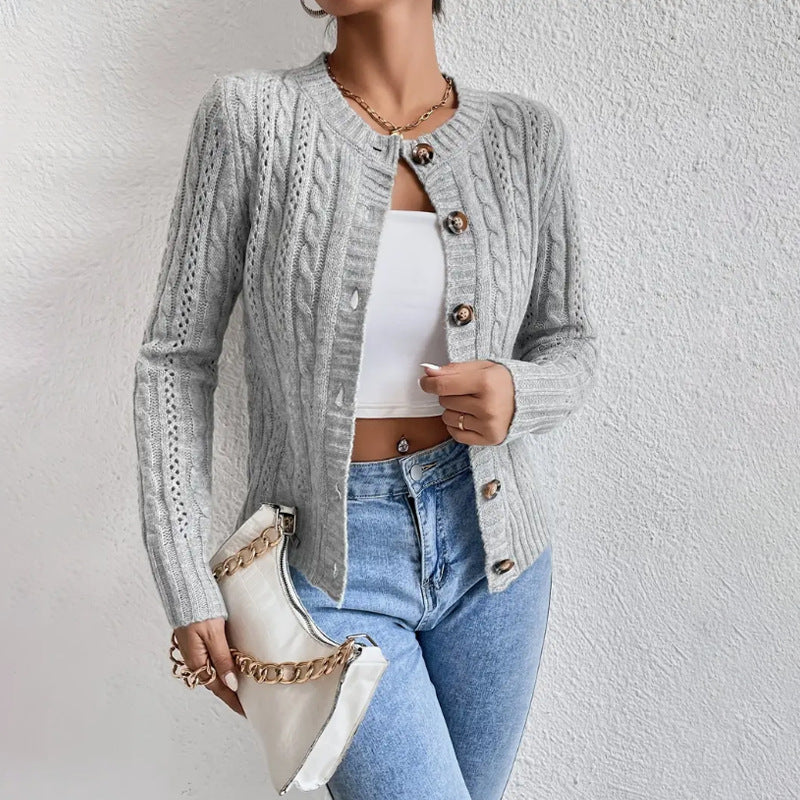Damen Strickjacke Zopfmuster mit Knöpfen Grau - BerlinGlamour